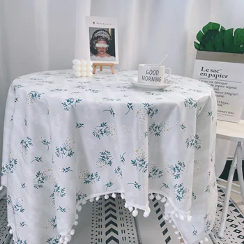 Suskaidyta gėlių nėrinių staltiesė intarpas stiliaus fotografija, valgomojo stalas, kavos staliukas fone audinio meno
